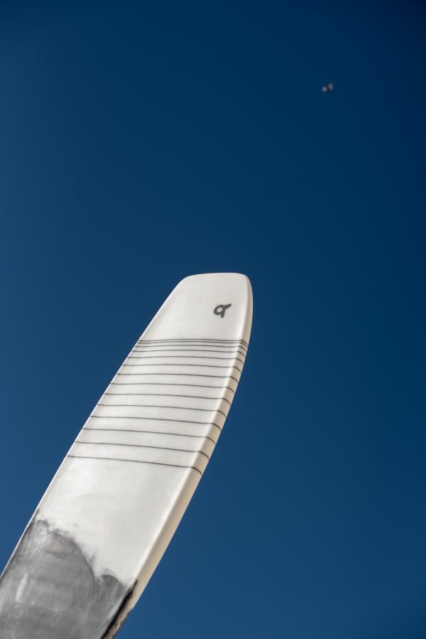 The deck of a strapless freestyle kite board